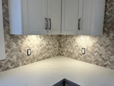 Fine Herringbone Backsplash Installation (Groutless) 3