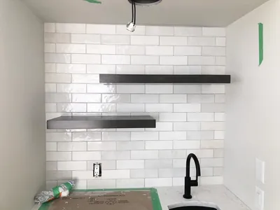 Light Brick Pattern Backsplash 3