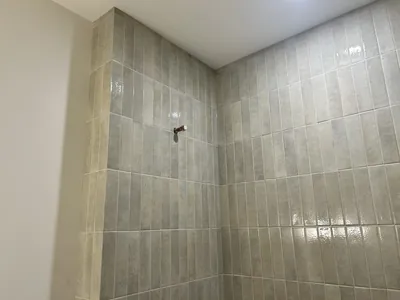 Kira's Main Bathtub Surround w/ Mitre Details 6
