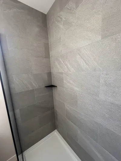 Tub Surround w/ Shelf Detail 1